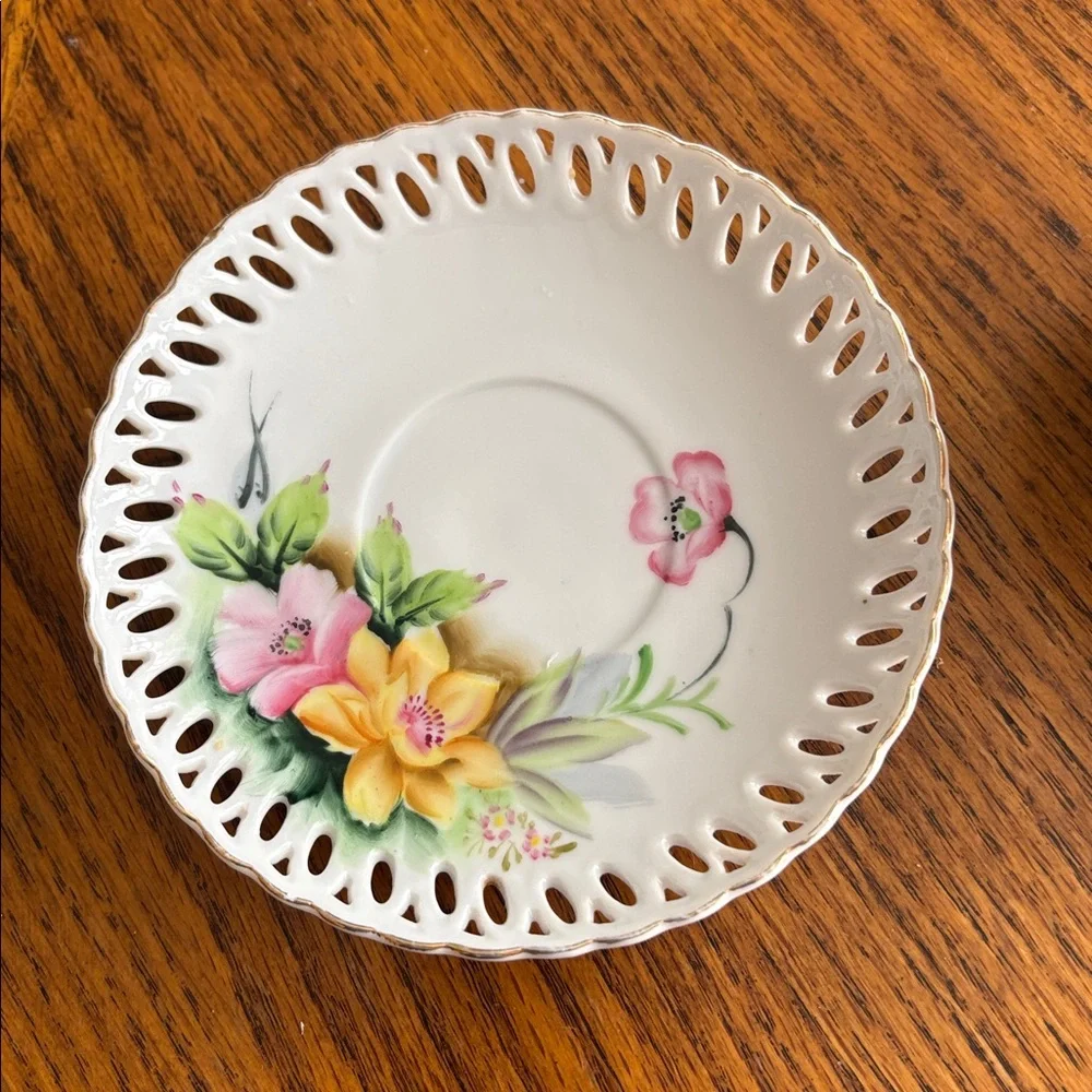Vintage WAKO Fine China Floral Teacup & Saucer Gold Trim Pedestal Made in Japan